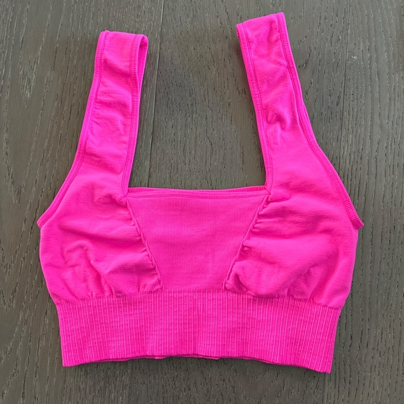 ⚠️SOLD-OUT⚠️For-Now⚠️5/17/25⚠️Free People Movement 5 piece Mystery Box - Picture 13 of 16